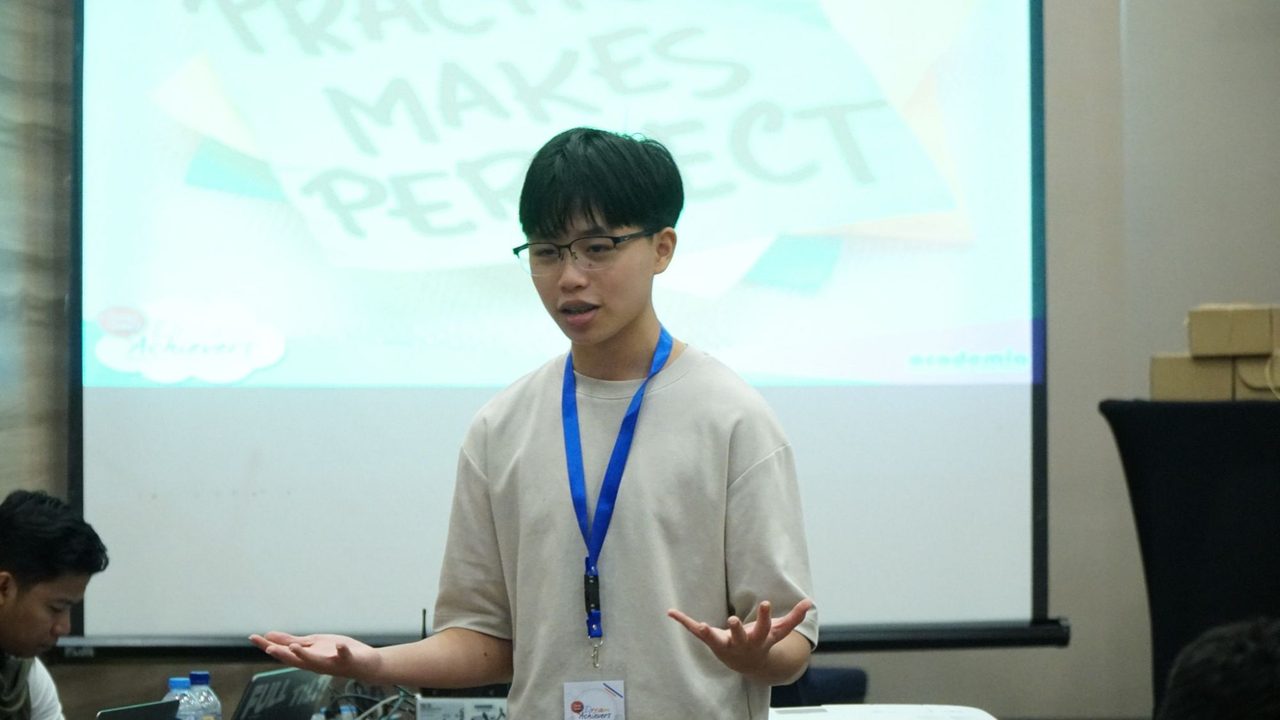 Momen Speak With Confidence